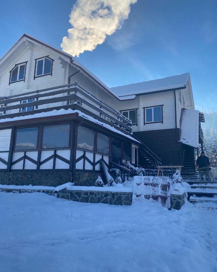 Гостьовий Дім Круасан Сімейний Bukovel Exterior photo