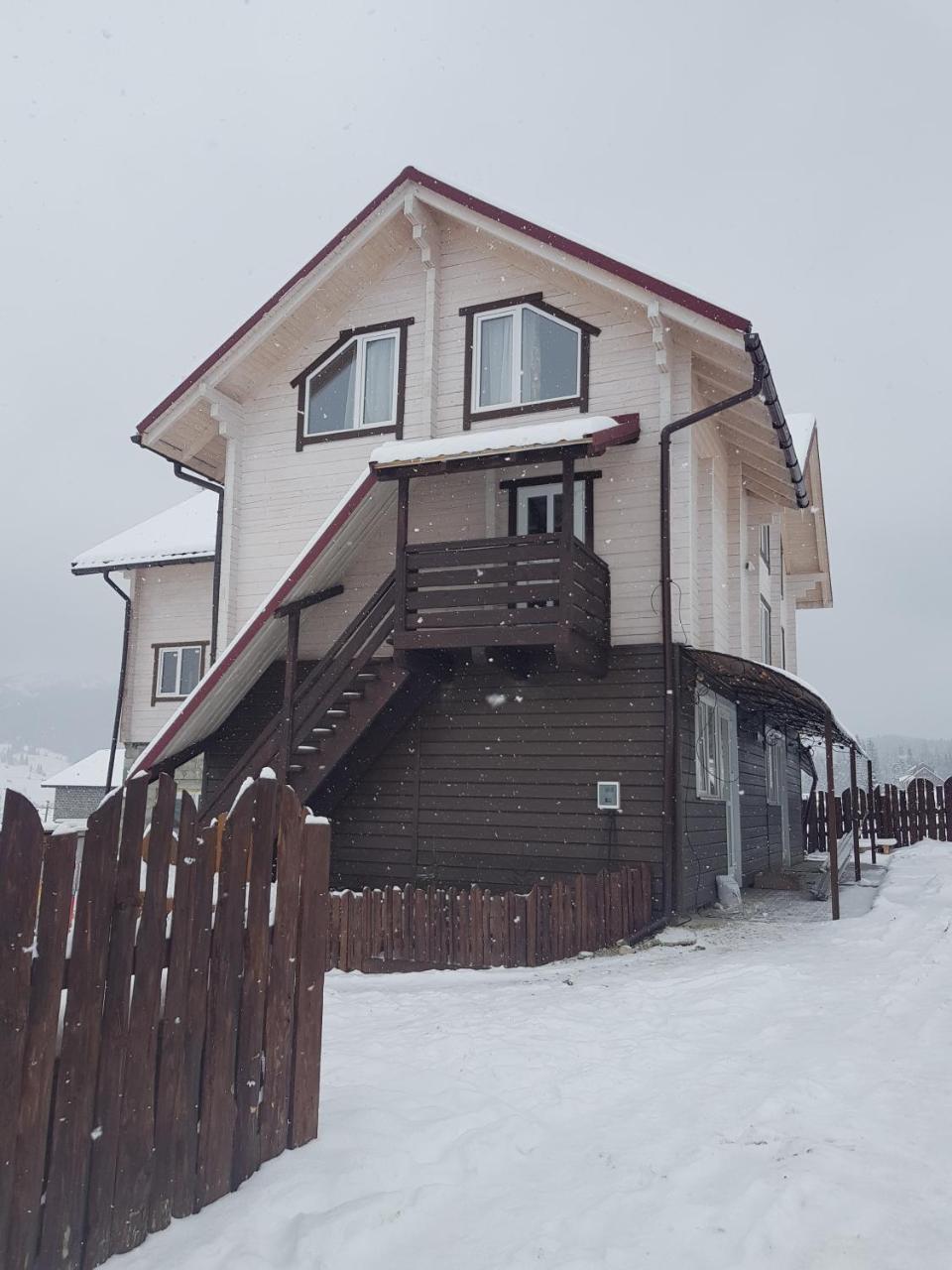 Гостьовий Дім Круасан Сімейний Bukovel Exterior photo